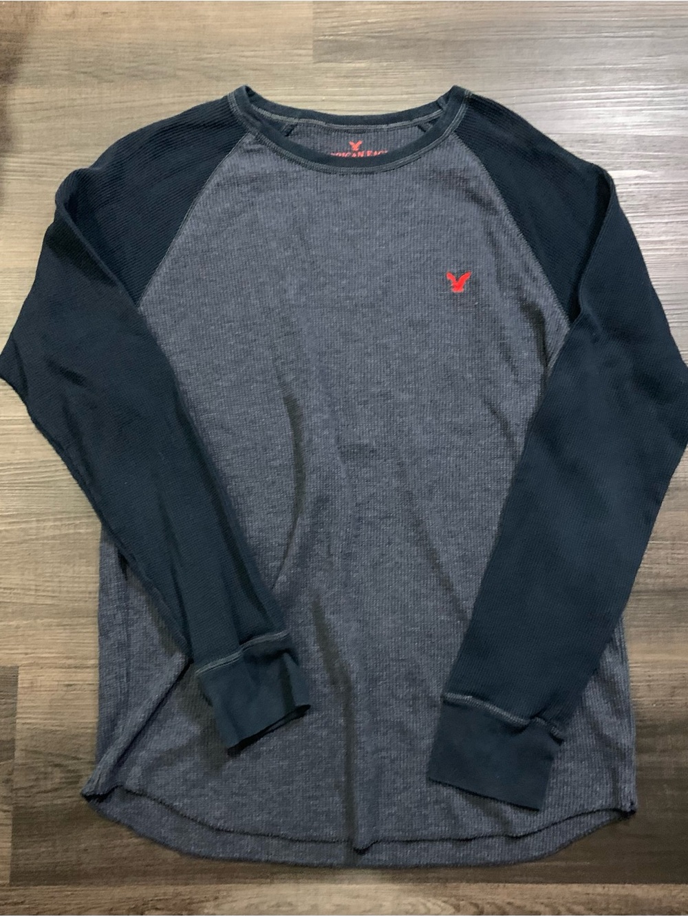 Men's Long-Sleeve Raglan Thermal Shirt - Gray with Black Sleeves by (unbranded)